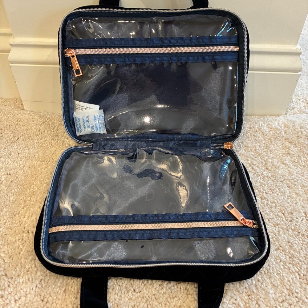 ✨New✨ SkinBetter Science Makeup & Skincare Accessory Velvet Travel Bag - Picture 6 of 7
